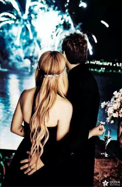 Avril Lavigne and Chad kreoger 情人节快乐