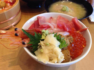 日式海鲜饭