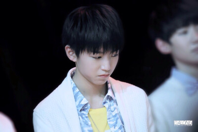 TFBOYS 王俊凯 cr:logo 高贵冷艳