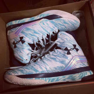 UA库里圣诞雪花