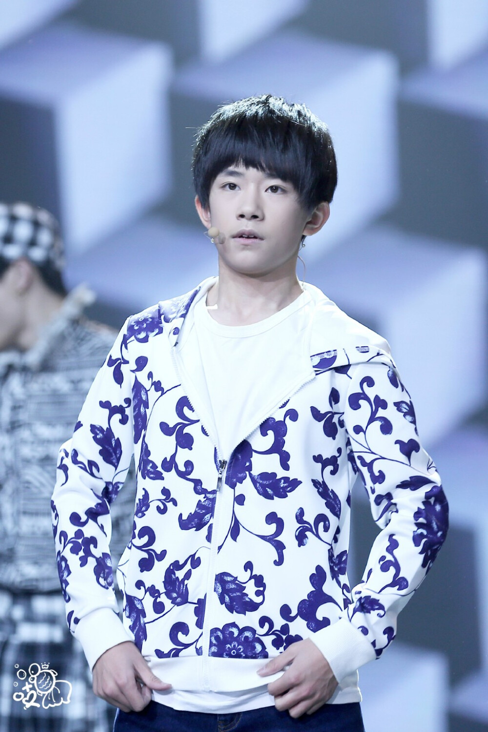 #易烊千玺# #CCTV网络春晚#