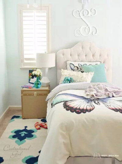  在卧室中会经常使用蝴蝶的元素作为装饰。在墙纸和床头会大面积使用该元素，而作为点缀，则在床头的挂画以及床品上使用蝴蝶元素。而且色彩相对淡雅、清新是最佳选择。