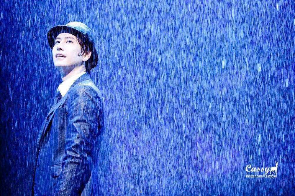 这是曺圭贤：出色的音乐剧演员《singing in the rain》（cr:logo）