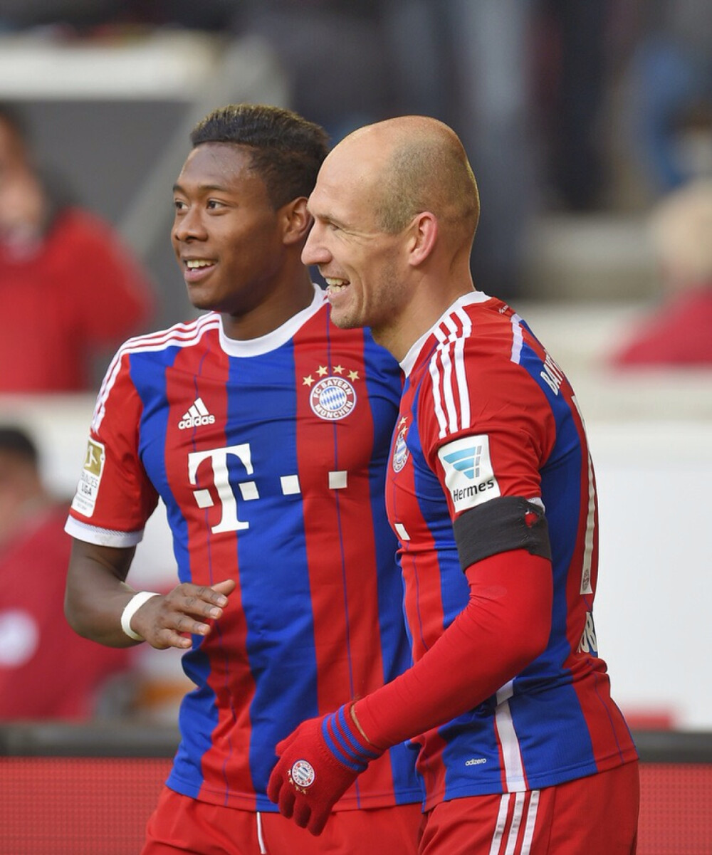 拜仁慕尼黑足球俱乐部注册协会，简称拜仁慕尼黑或拜仁，是一家设于巴伐利亚州首府慕尼黑的德国体育俱乐部，其最著名的是参加德国足球甲级联赛的职业足球队，曾创纪录的赢得24次德国足球顶级联赛冠军及17次德国杯冠军，为德国最成功的足球俱乐部。2014-2015德甲新赛季荷兰队长小飞侠罗本instagram：transparentvivi