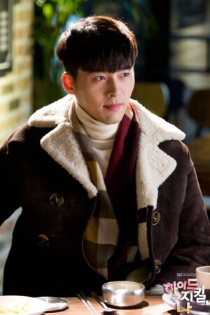 Hyun Bin 玄彬