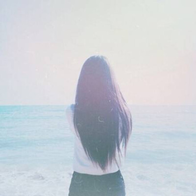 平平淡淡就好，不争不吵，自己给自己画蓝天。