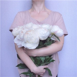 我仅奢望以一个陌生人的身份再一次路过你的世界。