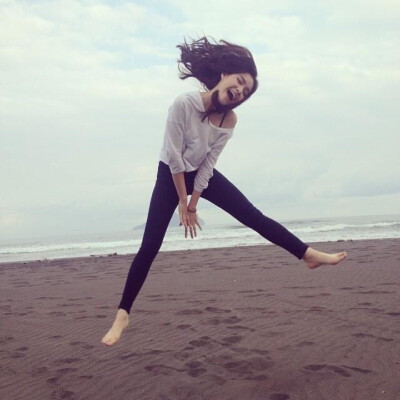 ［ 薄情总是被记住而深情却总被无情的辜负。］#女生头像