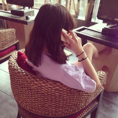 ［ 薄情总是被记住而深情却总被无情的辜负。］#女生头像