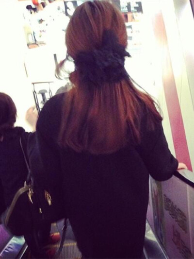 ［ 薄情总是被记住而深情却总被无情的辜负。］#女生头像