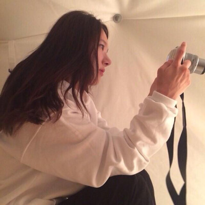 ［ 薄情总是被记住而深情却总被无情的辜负。］#女生头像