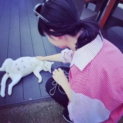 ［ 薄情总是被记住而深情却总被无情的辜负。］#女生头像