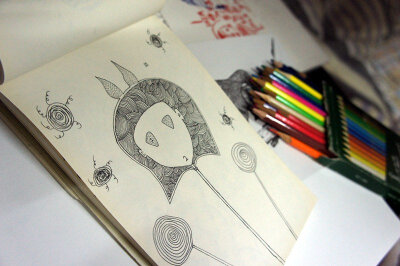 上课无聊的时候就涂涂画画