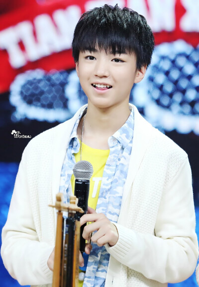 TFBOYS王俊凯 2014.12.11 天天向上。cr.LOGO