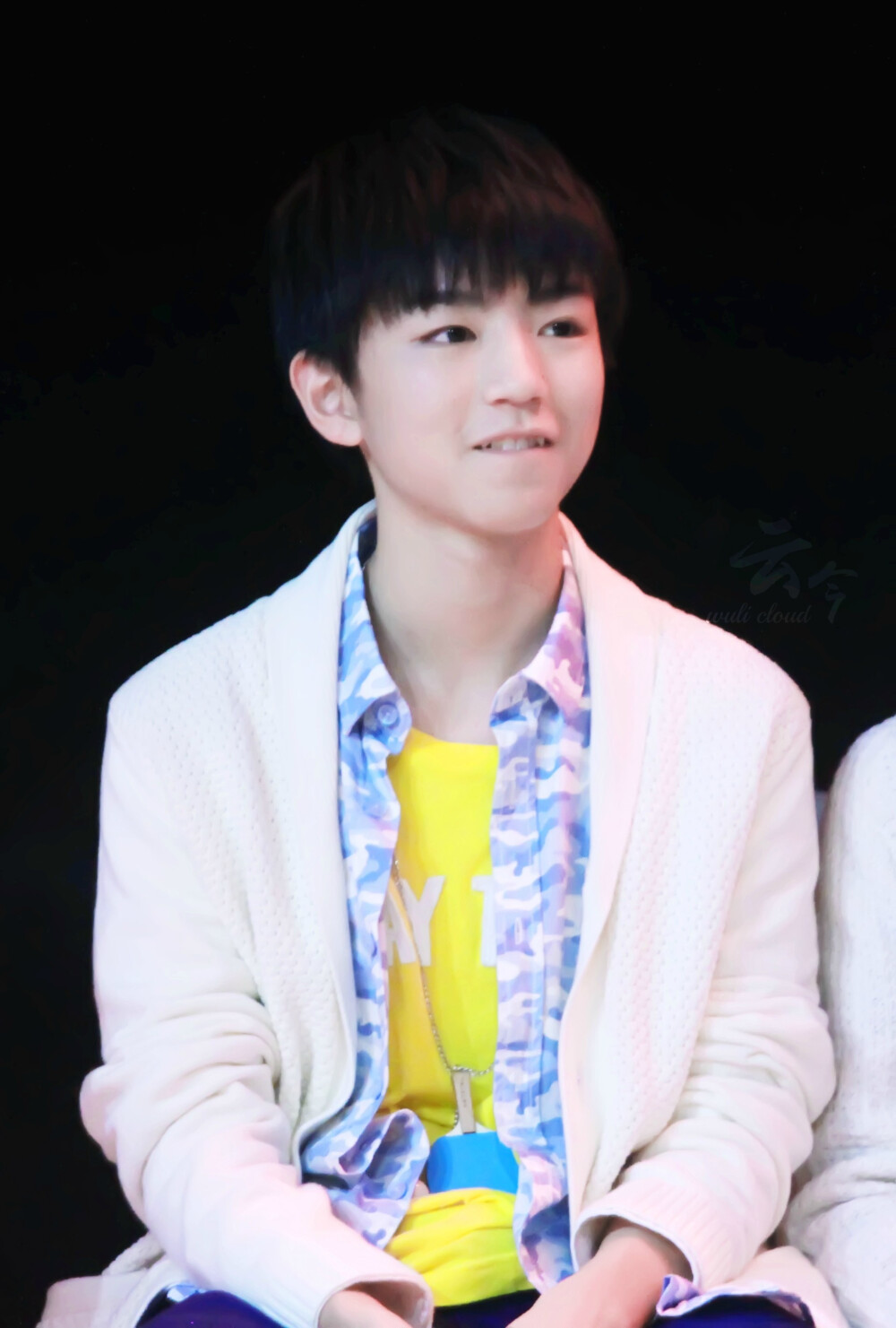 tfboys王俊凯20141211天天向上crlogo