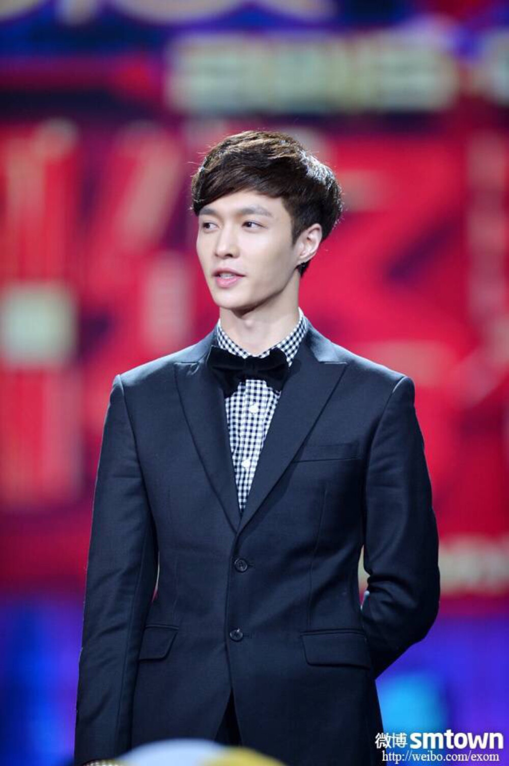 张艺兴 LAY EXO