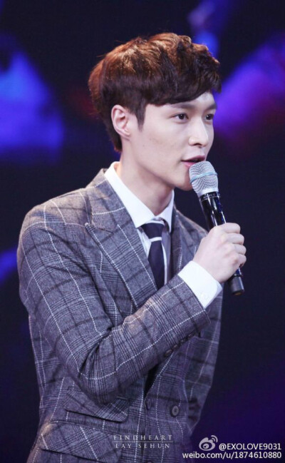 张艺兴 LAY EXO