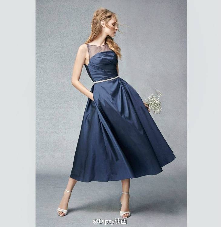 Monique Lhuillier Fall 2015 Bridesmaid Collections┃之前有介绍过的婚纱仙牌也是为新娘和她的伴娘姐妹团们考虑周到，随即推出的秋冬季伴娘礼服裙系列就是设计师在听取了众多客户抱怨其&amp;amp;quot;婚纱过仙导致姐妹们无裙可配&amp;amp;quot;的抱怨之后专门为一众伴嫁仙女所打造.....转自微博