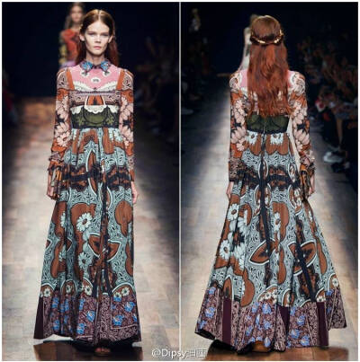 Valentino S/S 2015┃源起18世纪意大利的古典美学，迷人的古董级贵族印花丝巾图纹造衣裙，雪纺刺绣间美得浪漫绚烂.......转自微博