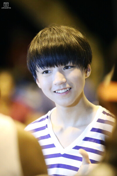 TFBOYS王俊凯 2014年8月台湾行 crlogo