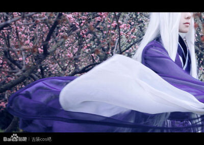 很唯美的东华帝君……的衣角