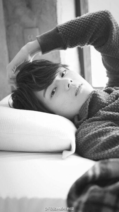 古川雄辉（Yuki Furukawa），日本演员，2011年因在电影《高校新人》中饰演朝丘唯一角而正式出道。2013年主演电视剧《一吻定情》，剧中饰演男一号入江直树，而为广大中国粉丝熟知。2014年9月，参演电视剧《一吻定情2…