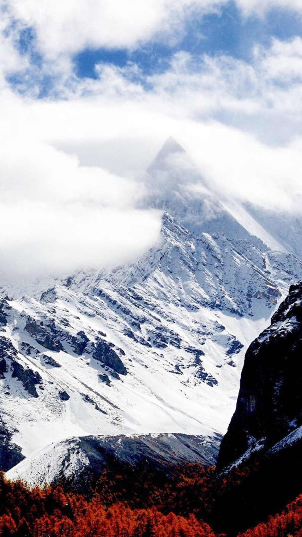 林芝雪山