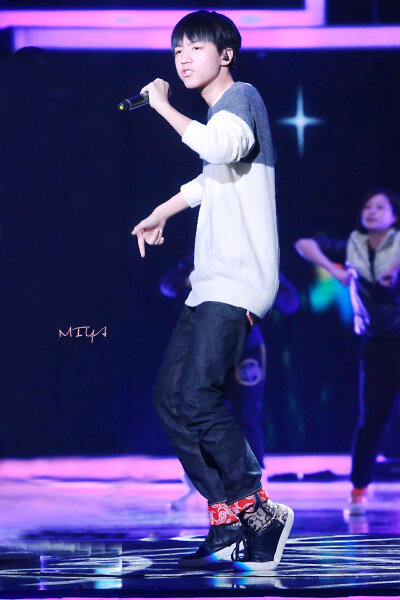 TFBOYS王俊凯 2015.02.10 央视网络春晚彩排现场。