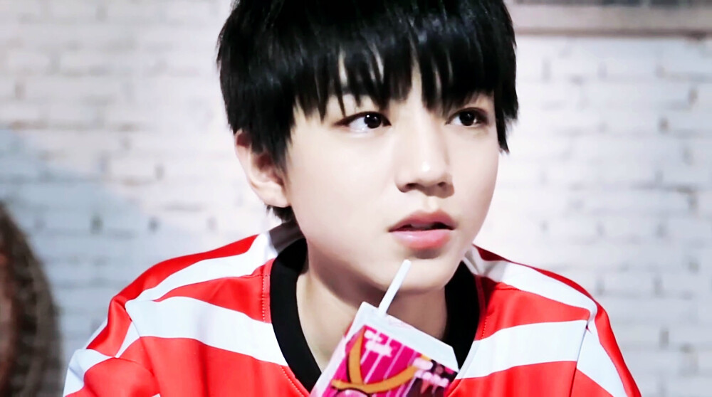 TFBOYS王俊凯 2014.12.30 蒙牛酸酸乳活动。