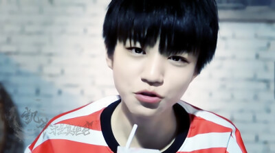 TFBOYS王俊凯 2014.12.30 蒙牛酸酸乳活动。