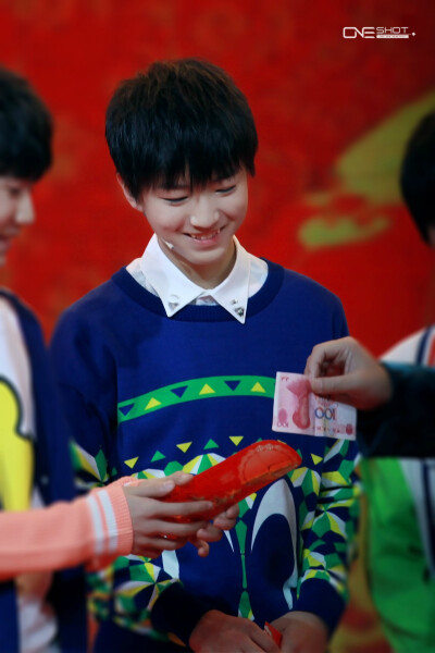 TFBOYS 2014.12.17 过年七天乐录制彩排现场。