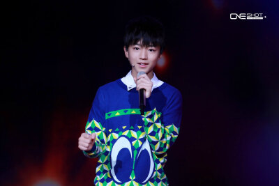 TFBOYS 2014.12.17 过年七天乐录制表演现场。