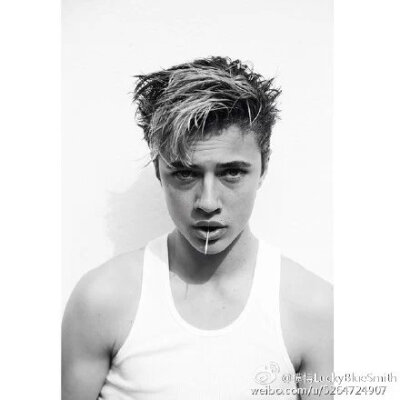 【LUCKY BLUE SMITH】嘴里总叼根牙签干什么