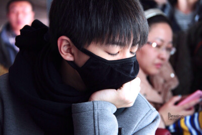 TFBOYS王俊凯 王俊凯，141207首都-江北机场高清图 cr.logo