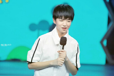 TFBOYS王俊凯 2014.5.20 快乐大本营录制现场。