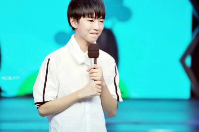 TFBOYS王俊凯 2014.5.20 快乐大本营录制现场。