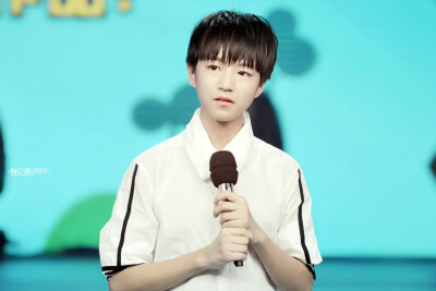 TFBOYS王俊凯 2014.5.20 快乐大本营录制现场。