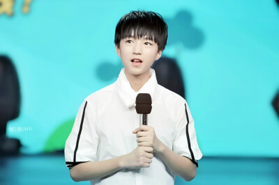 TFBOYS王俊凯 2014.5.20 快乐大本营录制现场。