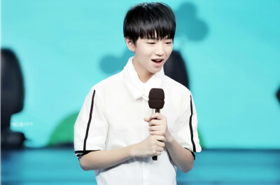 TFBOYS王俊凯 2014.5.20 快乐大本营录制现场。