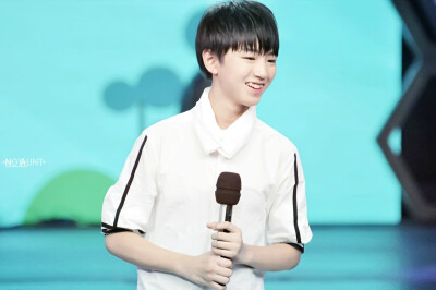 TFBOYS王俊凯 2014.5.20 快乐大本营录制现场。