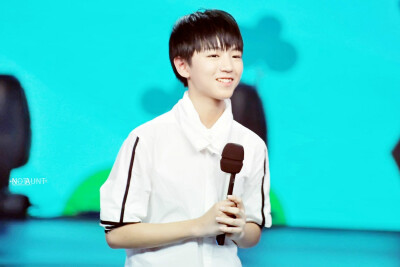 TFBOYS王俊凯 2014.5.20 快乐大本营录制现场。