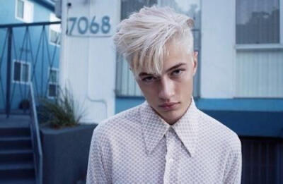 【LUCKY BLUE SMITH】