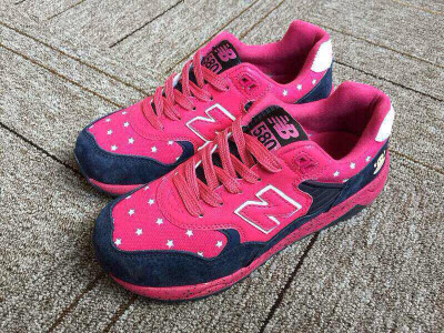 独家爆款，明星最爱。超级限量《大嘴猴》PAUL FRANK x NEW BALANCE WRT580PINK36--39 330 微:2441108274