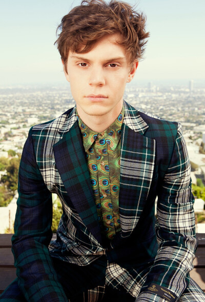 Evan Peters 伊万彼得斯