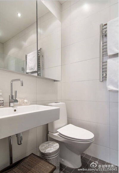 我最怕女孩摆出一副苦样。你对自己都不好，别人怎么会对你好？工作不顺，可以逛街宣泄。感情不顺，可以去多认识男人。对外表不满，可以研究护肤品。生活不顺，可以看书静心。总能找到对自己好的方法，最没用就是摆出…