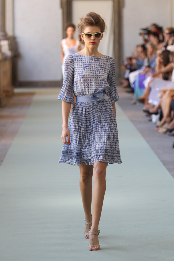 Luisa Beccaria Spring 2012 Ready-to-Wear。路易莎·贝卡里亚2012米兰时装周春夏高级成衣发布。