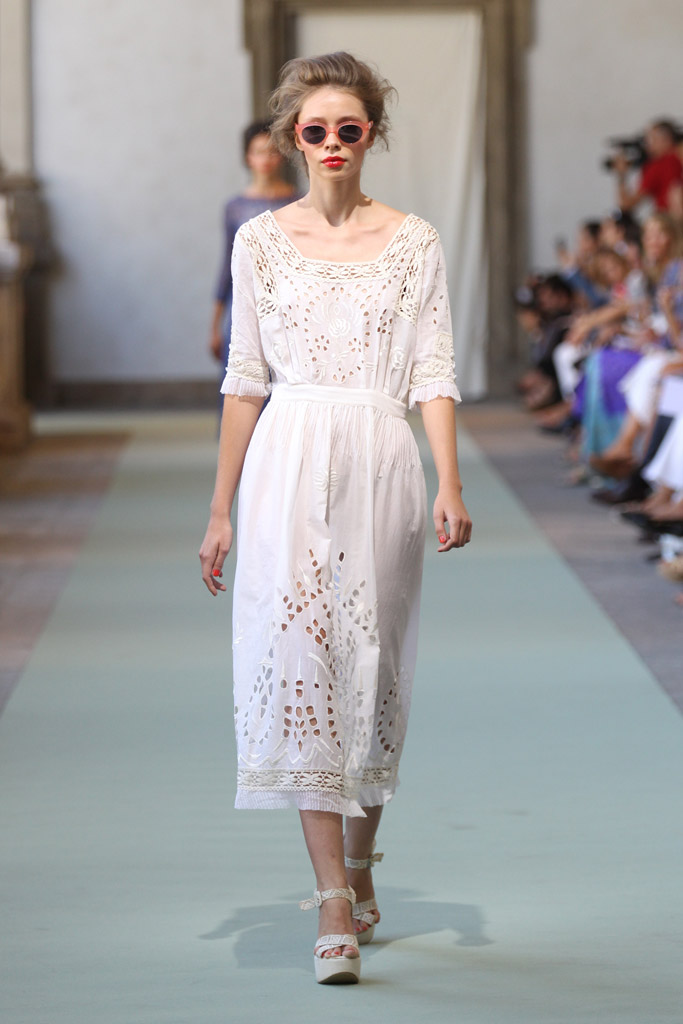 Luisa Beccaria Spring 2012 Ready-to-Wear。路易莎·贝卡里亚2012米兰时装周春夏高级成衣发布。