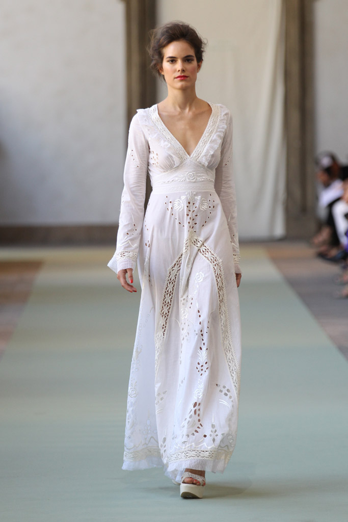 Luisa Beccaria Spring 2012 Ready-to-Wear。路易莎·贝卡里亚2012米兰时装周春夏高级成衣发布。