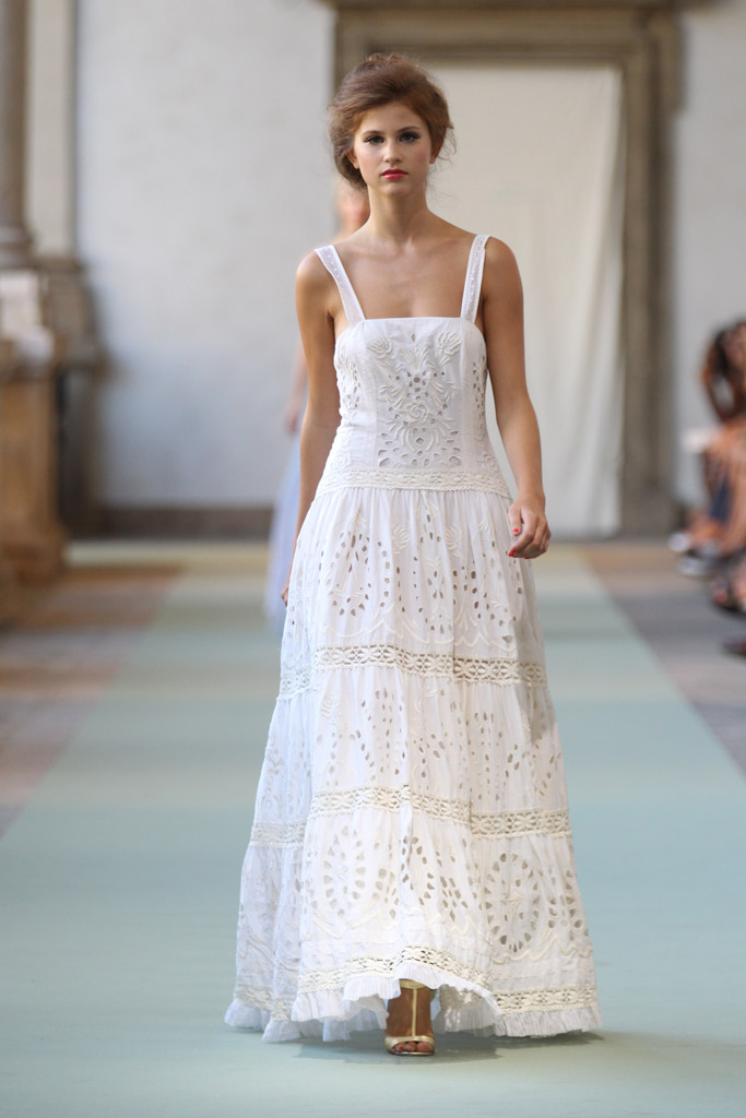 Luisa Beccaria Spring 2012 Ready-to-Wear。路易莎·贝卡里亚2012米兰时装周春夏高级成衣发布。