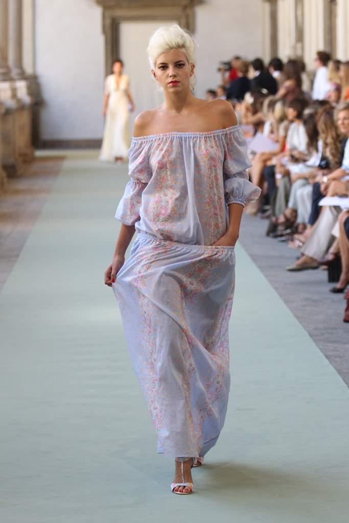 Luisa Beccaria Spring 2012 Ready-to-Wear。路易莎·贝卡里亚2012米兰时装周春夏高级成衣发布。